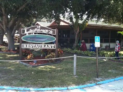 <b>Lightsey's Seafood Restaurant</b> is a casual seafood spot with a screened porch where you'll find several dog-friendly tables. . Lightseys okeechobee